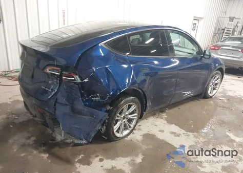 2022 Tesla Model Y Long Range Dual Motor All-Wheel Drive z USA, uszkodzony, nr VIN 7SAYGDEE1NF313449